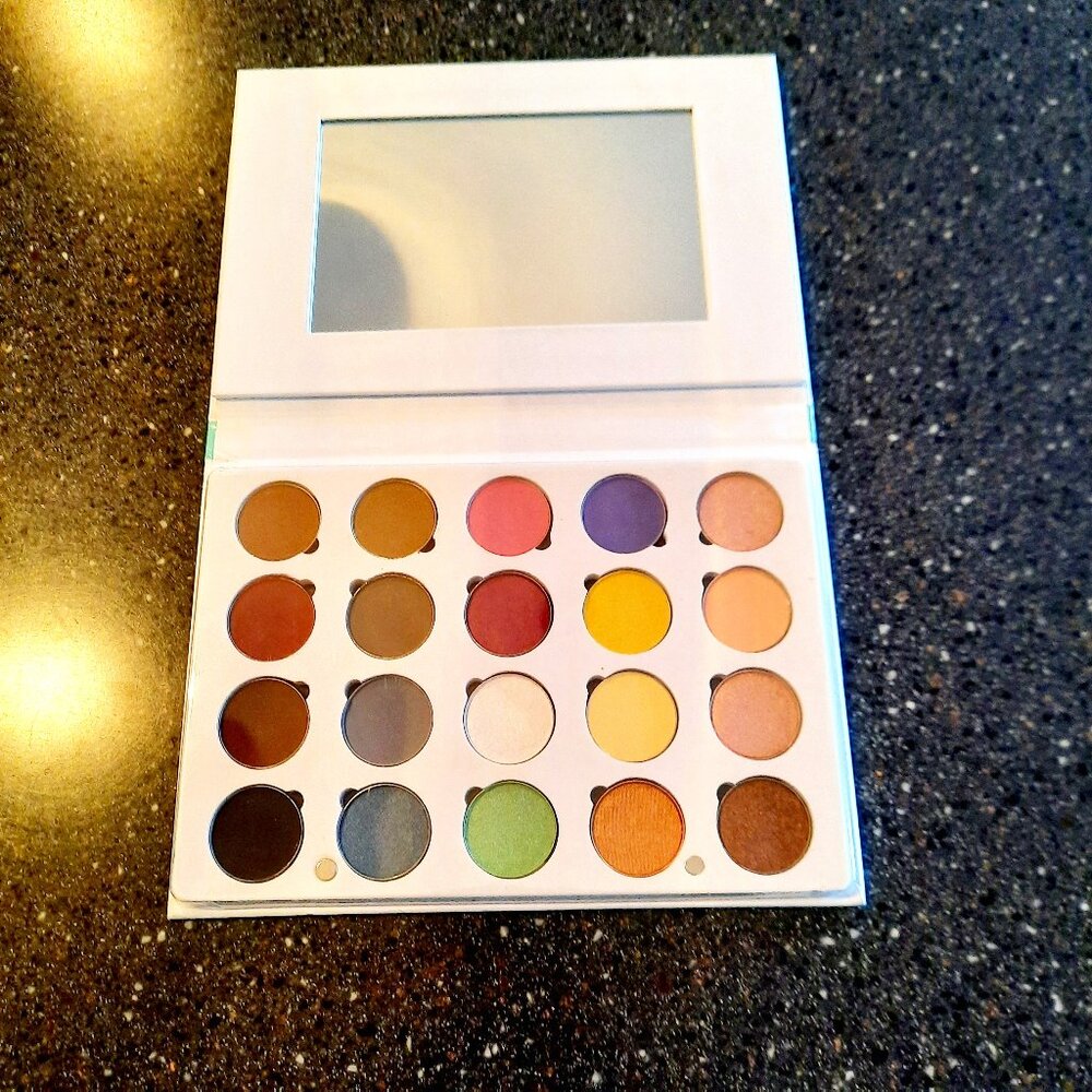 NEW OFRA Cosmetics Professional Eyeshadow Palette, 20 Colors
